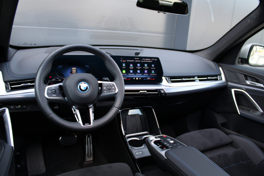 BMW X1 xDrive30e | PANO | M-SPORT | 360 | HUD | KEYLESS | STUURW.VERWARMD | LED |