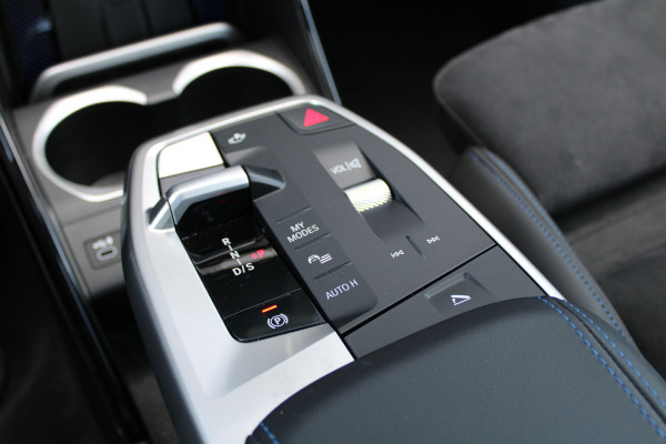 BMW X1 xDrive30e | PANO | M-SPORT | 360 | HUD | KEYLESS | STUURW.VERWARMD | LED |