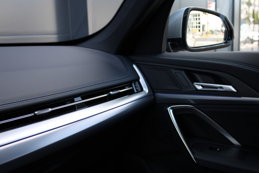 BMW X1 xDrive30e | PANO | M-SPORT | 360 | HUD | KEYLESS | STUURW.VERWARMD | LED |