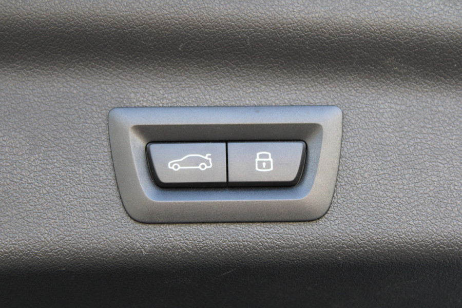 BMW X1 xDrive30e | PANO | M-SPORT | 360 | HUD | KEYLESS | STUURW.VERWARMD | LED |