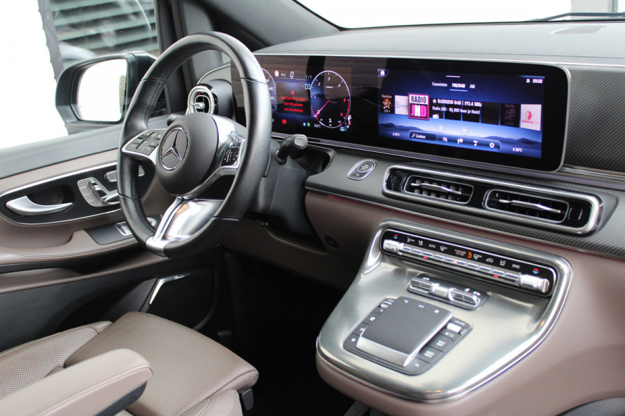 Mercedes-Benz V-Klasse 300d / XXL / 4-matic / DC / AMG / Luchtvering / Elec Stoelen / 360 Cam / Burmester / Vol Opties / NIEUWSTAAT Mercedes-Benz V-Klasse 300d / XXL / 4-matic / DC / AMG / Luchtvering / Elec Stoelen / 360 Cam / Burmester / Vol Opties / NIEUWSTAAT