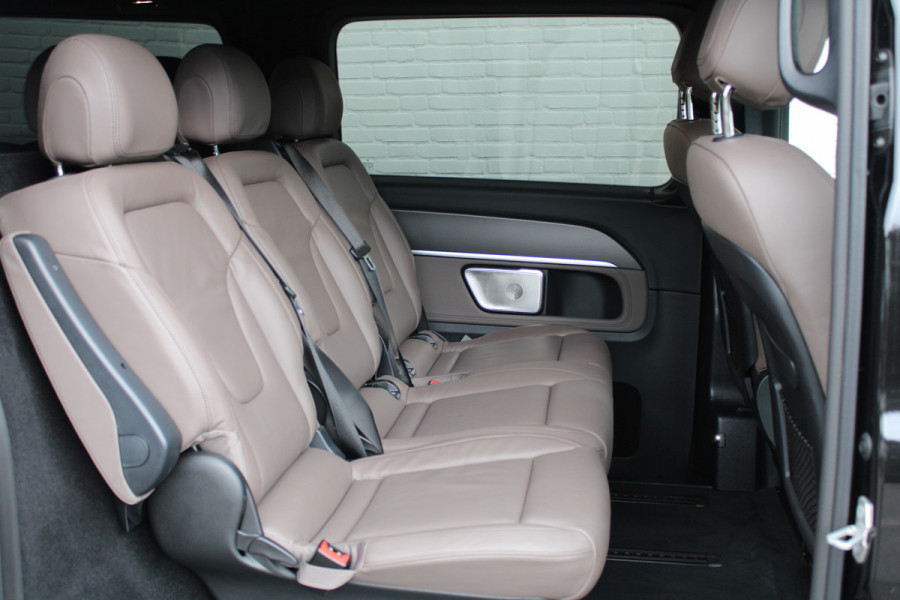 Mercedes-Benz V-Klasse 300d / XXL / 4-matic / DC / AMG / Luchtvering / Elec Stoelen / 360 Cam / Burmester / Vol Opties / NIEUWSTAAT Mercedes-Benz V-Klasse 300d / XXL / 4-matic / DC / AMG / Luchtvering / Elec Stoelen / 360 Cam / Burmester / Vol Opties / NIEUWSTAAT