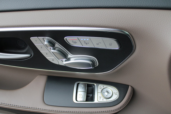Mercedes-Benz V-Klasse 300d / XXL / 4-matic / DC / AMG / Luchtvering / Elec Stoelen / 360 Cam / Burmester / Vol Opties / NIEUWSTAAT Mercedes-Benz V-Klasse 300d / XXL / 4-matic / DC / AMG / Luchtvering / Elec Stoelen / 360 Cam / Burmester / Vol Opties / NIEUWSTAAT