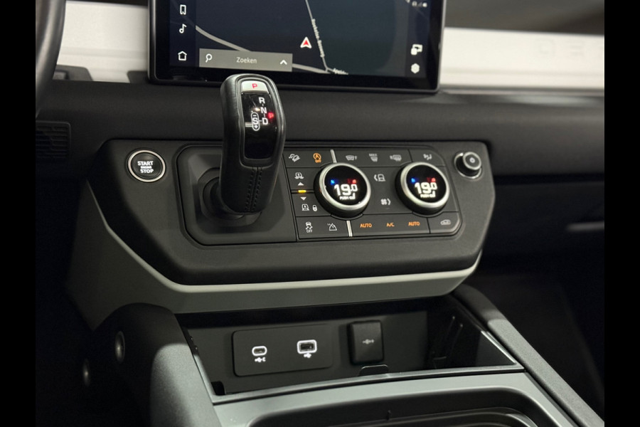Land Rover Defender 110 2.0 D200 110 | Pano | PPF | Meridian | Trekhaak | Carplay Land Rover Defender 110 2.0 D200 110 | Pano | PPF | Meridian | Trekhaak | Carplay