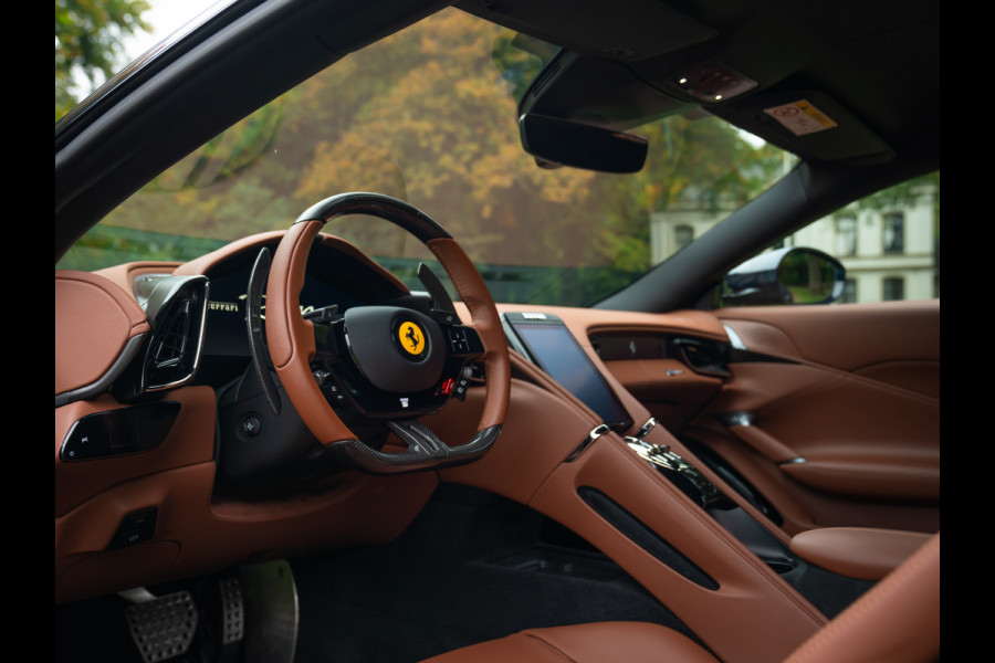 Ferrari Roma 3.9 V8 HELE | Daytona Seats | Pass. Display | ADAS | CarPlay | Carbon stuur