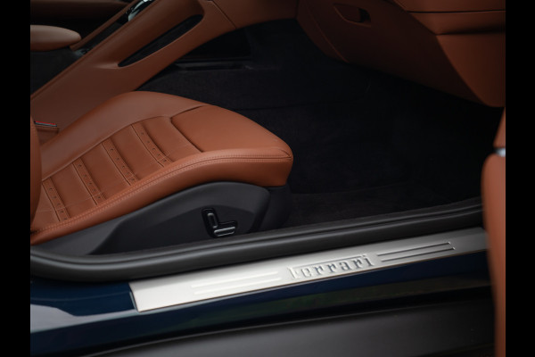 Ferrari Roma 3.9 V8 HELE | Daytona Seats | Pass. Display | ADAS | CarPlay | Carbon stuur