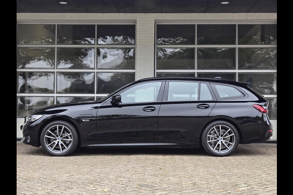 BMW 3 Serie Touring 320e SPORTLINE | SPORTSTOELEN | LEDER | 18 INCH LM VELGEN |