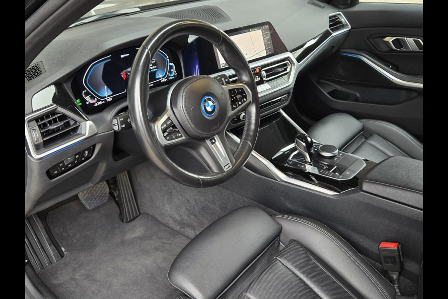 BMW 3 Serie Touring 320e SPORTLINE | SPORTSTOELEN | LEDER | 18 INCH LM VELGEN |