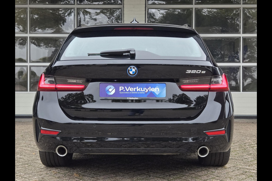 BMW 3 Serie Touring 320e SPORTLINE | SPORTSTOELEN | LEDER | 18 INCH LM VELGEN |