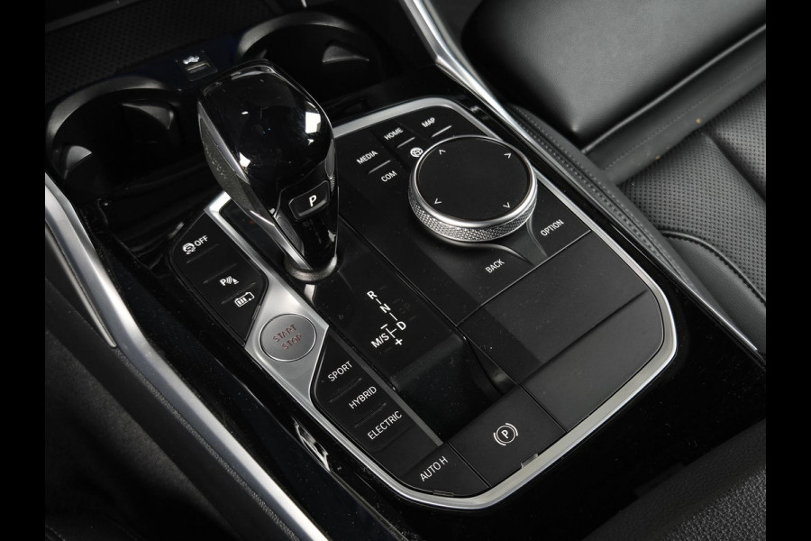 BMW 3 Serie Touring 320e SPORTLINE | SPORTSTOELEN | LEDER | 18 INCH LM VELGEN |