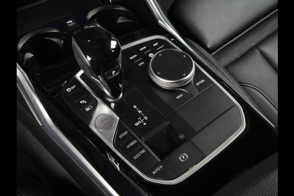 BMW 3 Serie Touring 320e SPORTLINE | SPORTSTOELEN | LEDER | 18 INCH LM VELGEN |