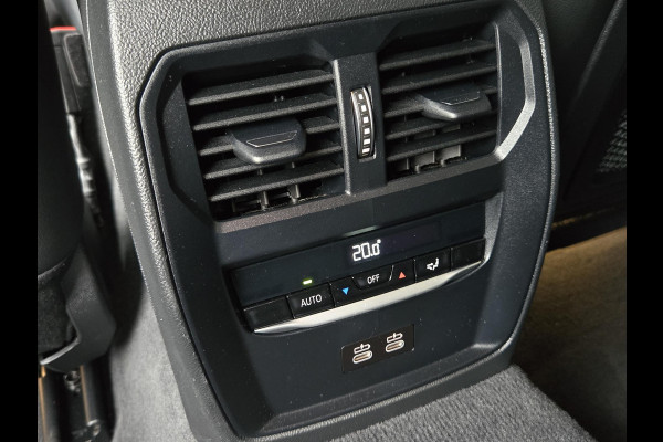 BMW 3 Serie Touring 320e SPORTLINE | SPORTSTOELEN | LEDER | 18 INCH LM VELGEN |