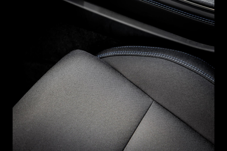 Lynk & Co 01 1.5 Plug-In Hybrid 262pk Panoramadak|Adaptive Cruise Control Lynk & Co 01 1.5 Plug-In Hybrid 262pk Panoramadak|Adaptive Cruise Control