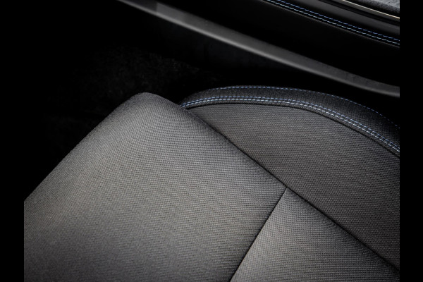 Lynk & Co 01 1.5 Plug-In Hybrid 262pk Panoramadak|Adaptive Cruise Control Lynk & Co 01 1.5 Plug-In Hybrid 262pk Panoramadak|Adaptive Cruise Control