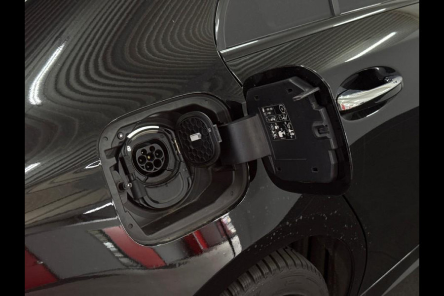 Mercedes-Benz A-Klasse 250 e Limo AMG Night Pano Memory Sfeer Carplay NAP