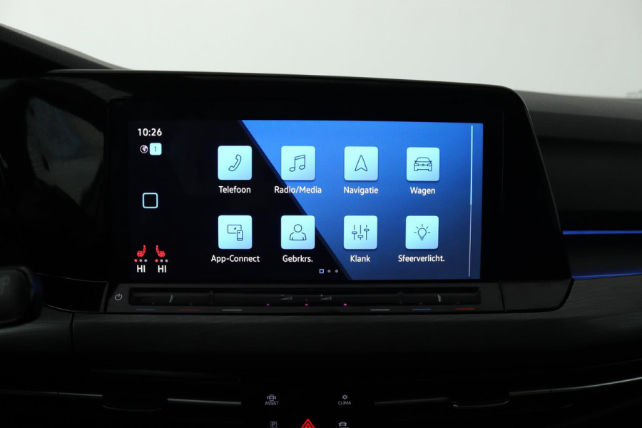 Volkswagen Golf 1.5 eTSI Style (PANORAMADAK, STOEL/STUUR VERWARMING, SFEERVERLICHTING, NAVIGATIE, CRUISE CONTROL ADAPTIEF)