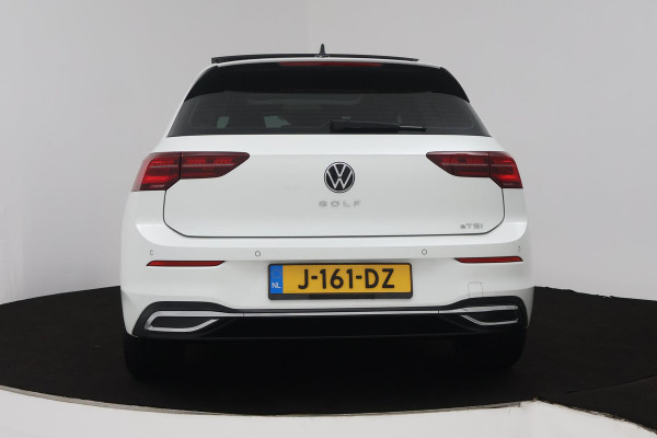 Volkswagen Golf 1.5 eTSI Style (PANORAMADAK, STOEL/STUUR VERWARMING, SFEERVERLICHTING, NAVIGATIE, CRUISE CONTROL ADAPTIEF)