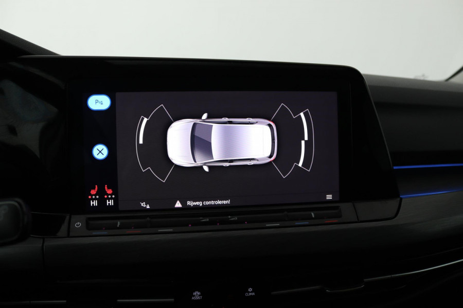 Volkswagen Golf 1.5 eTSI Style (PANORAMADAK, STOEL/STUUR VERWARMING, SFEERVERLICHTING, NAVIGATIE, CRUISE CONTROL ADAPTIEF)