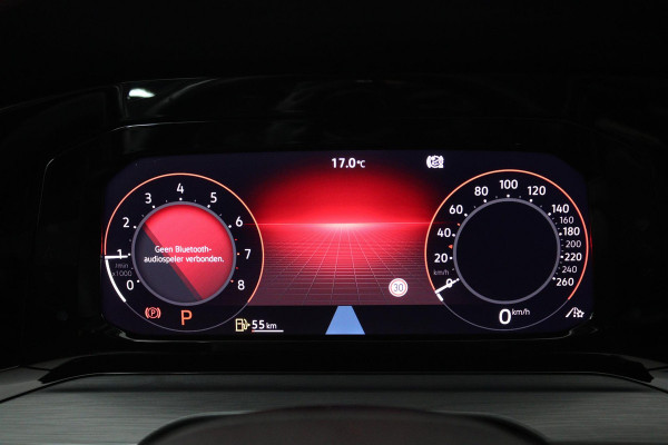 Volkswagen Golf 1.5 eTSI Style (PANORAMADAK, STOEL/STUUR VERWARMING, SFEERVERLICHTING, NAVIGATIE, CRUISE CONTROL ADAPTIEF)