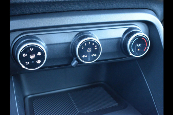 Citroën C3 1.2 Turbo 100pk Plus CARPLAY | PARKEERSENSOREN | AIRCO | UIT VOORRAAD LEVERBAAR Citroën C3 1.2 Turbo 100pk Plus CARPLAY | PARKEERSENSOREN | AIRCO | UIT VOORRAAD LEVERBAAR