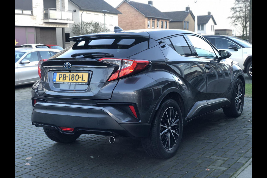 Toyota C-HR 1.8 Hybrid Executive | Navigatie, Half Leer, Parkeersensoren, Stoelverwarming, Keyless, 18 inch, Perfecte staat! Toyota C-HR 1.8 Hybrid Executive | Navigatie, Half Leer, Parkeersensoren, Stoelverwarming, Keyless, 18 inch, Perfecte staat!