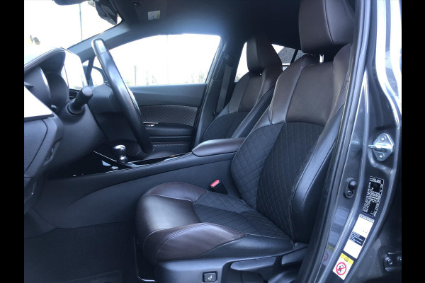 Toyota C-HR 1.8 Hybrid Executive | Navigatie, Half Leer, Parkeersensoren, Stoelverwarming, Keyless, 18 inch, Perfecte staat! Toyota C-HR 1.8 Hybrid Executive | Navigatie, Half Leer, Parkeersensoren, Stoelverwarming, Keyless, 18 inch, Perfecte staat!