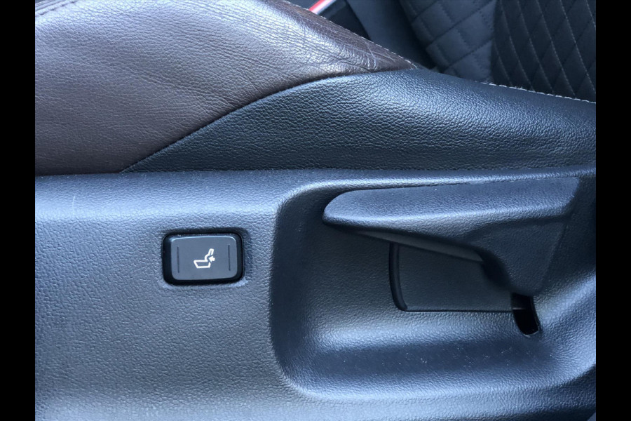 Toyota C-HR 1.8 Hybrid Executive | Navigatie, Half Leer, Parkeersensoren, Stoelverwarming, Keyless, 18 inch, Perfecte staat! Toyota C-HR 1.8 Hybrid Executive | Navigatie, Half Leer, Parkeersensoren, Stoelverwarming, Keyless, 18 inch, Perfecte staat!