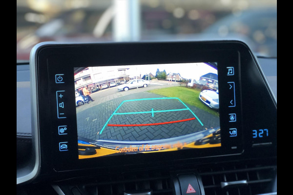 Toyota C-HR 1.8 Hybrid Executive | Navigatie, Half Leer, Parkeersensoren, Stoelverwarming, Keyless, 18 inch, Perfecte staat! Toyota C-HR 1.8 Hybrid Executive | Navigatie, Half Leer, Parkeersensoren, Stoelverwarming, Keyless, 18 inch, Perfecte staat!