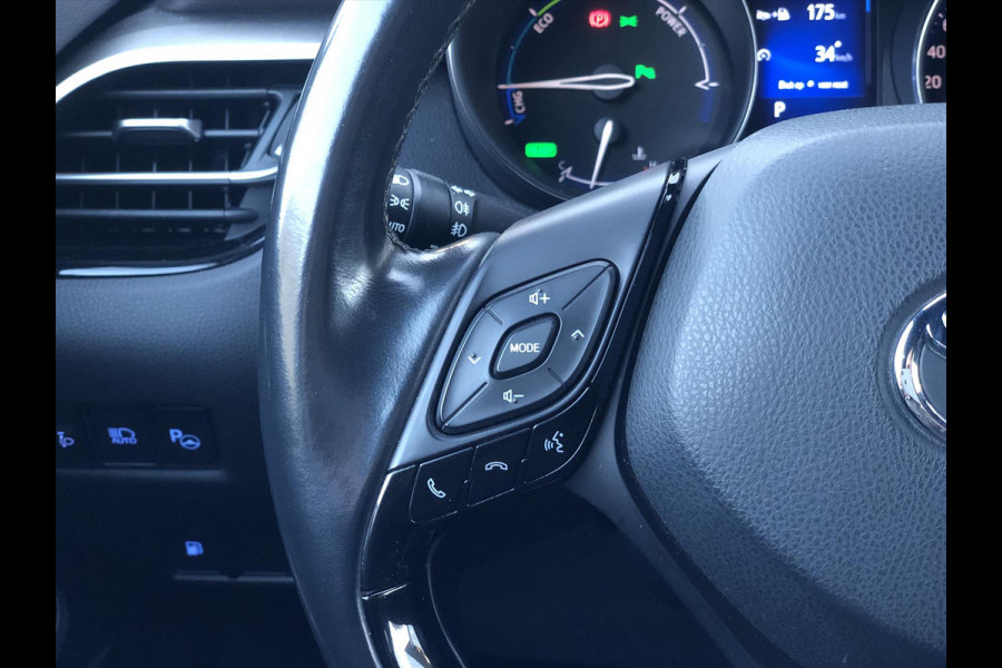 Toyota C-HR 1.8 Hybrid Executive | Navigatie, Half Leer, Parkeersensoren, Stoelverwarming, Keyless, 18 inch, Perfecte staat! Toyota C-HR 1.8 Hybrid Executive | Navigatie, Half Leer, Parkeersensoren, Stoelverwarming, Keyless, 18 inch, Perfecte staat!