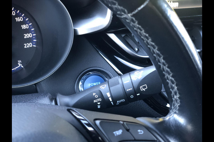 Toyota C-HR 1.8 Hybrid Executive | Navigatie, Half Leer, Parkeersensoren, Stoelverwarming, Keyless, 18 inch, Perfecte staat! Toyota C-HR 1.8 Hybrid Executive | Navigatie, Half Leer, Parkeersensoren, Stoelverwarming, Keyless, 18 inch, Perfecte staat!