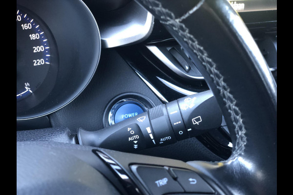 Toyota C-HR 1.8 Hybrid Executive | Navigatie, Half Leer, Parkeersensoren, Stoelverwarming, Keyless, 18 inch, Perfecte staat! Toyota C-HR 1.8 Hybrid Executive | Navigatie, Half Leer, Parkeersensoren, Stoelverwarming, Keyless, 18 inch, Perfecte staat!
