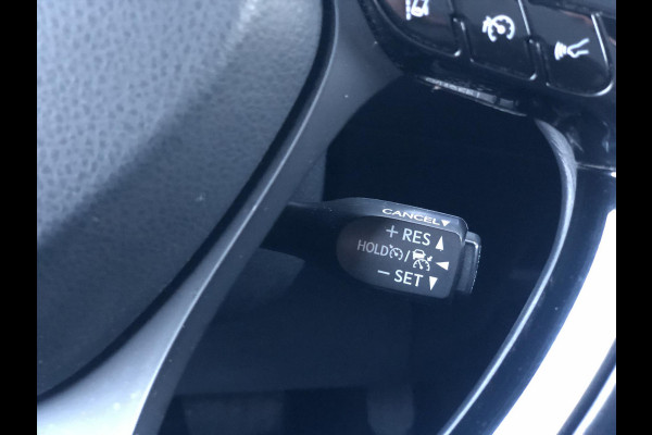 Toyota C-HR 1.8 Hybrid Executive | Navigatie, Half Leer, Parkeersensoren, Stoelverwarming, Keyless, 18 inch, Perfecte staat! Toyota C-HR 1.8 Hybrid Executive | Navigatie, Half Leer, Parkeersensoren, Stoelverwarming, Keyless, 18 inch, Perfecte staat!