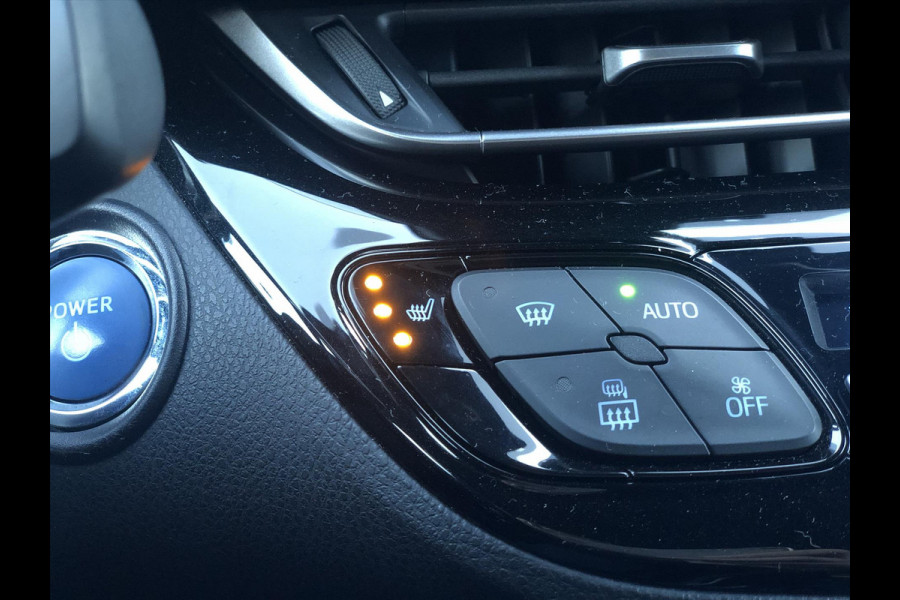 Toyota C-HR 1.8 Hybrid Executive | Navigatie, Half Leer, Parkeersensoren, Stoelverwarming, Keyless, 18 inch, Perfecte staat! Toyota C-HR 1.8 Hybrid Executive | Navigatie, Half Leer, Parkeersensoren, Stoelverwarming, Keyless, 18 inch, Perfecte staat!
