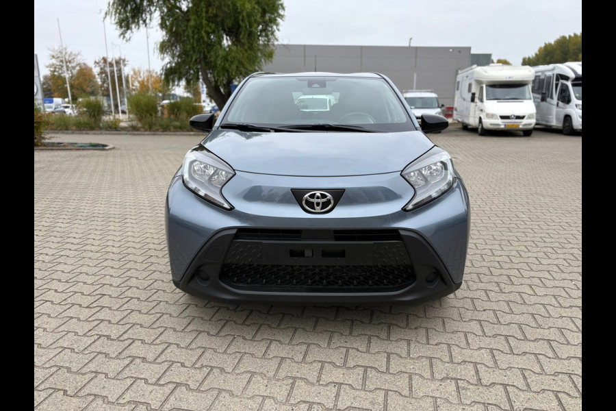 Toyota Aygo X 1.0 VVT-i S-CVT Play Automaat (BOVAG/RIJKLAARPRIJS) Toyota Aygo X 1.0 VVT-i S-CVT Play Automaat (BOVAG/RIJKLAARPRIJS)