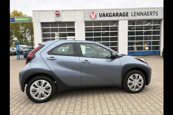 Toyota Aygo X 1.0 VVT-i S-CVT Play Automaat (BOVAG/RIJKLAARPRIJS) Toyota Aygo X 1.0 VVT-i S-CVT Play Automaat (BOVAG/RIJKLAARPRIJS)
