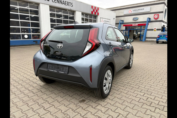Toyota Aygo X 1.0 VVT-i S-CVT Play Automaat (BOVAG/RIJKLAARPRIJS) Toyota Aygo X 1.0 VVT-i S-CVT Play Automaat (BOVAG/RIJKLAARPRIJS)