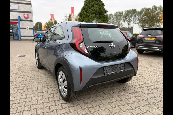 Toyota Aygo X 1.0 VVT-i S-CVT Play Automaat (BOVAG/RIJKLAARPRIJS) Toyota Aygo X 1.0 VVT-i S-CVT Play Automaat (BOVAG/RIJKLAARPRIJS)