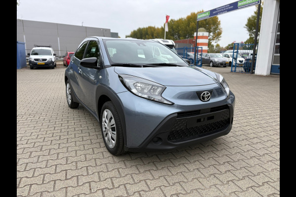 Toyota Aygo X 1.0 VVT-i S-CVT Play Automaat (BOVAG/RIJKLAARPRIJS) Toyota Aygo X 1.0 VVT-i S-CVT Play Automaat (BOVAG/RIJKLAARPRIJS)