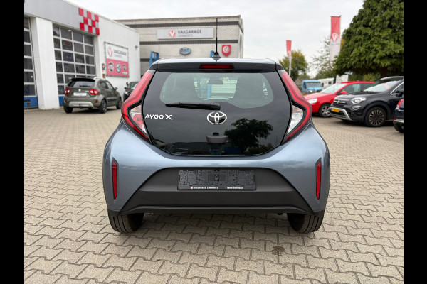 Toyota Aygo X 1.0 VVT-i S-CVT Play Automaat (BOVAG/RIJKLAARPRIJS) Toyota Aygo X 1.0 VVT-i S-CVT Play Automaat (BOVAG/RIJKLAARPRIJS)