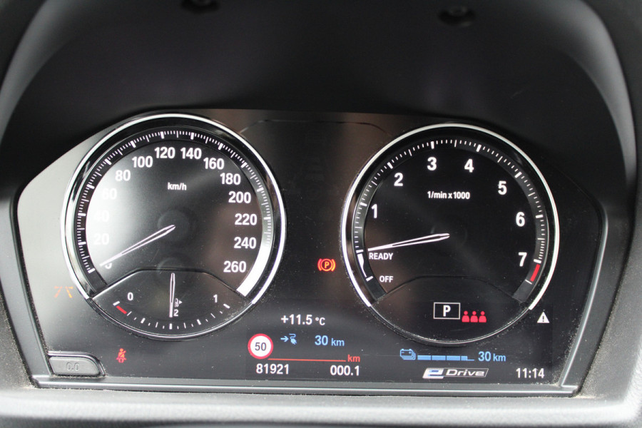 BMW X1 xDrive25e High Executive M-SPORT | BTW | PANO | ACC | CAMERA | KEYLESS | HUD | STOELVERWARMING |