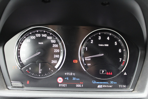 BMW X1 xDrive25e High Executive M-SPORT | BTW | PANO | ACC | CAMERA | KEYLESS | HUD | STOELVERWARMING |