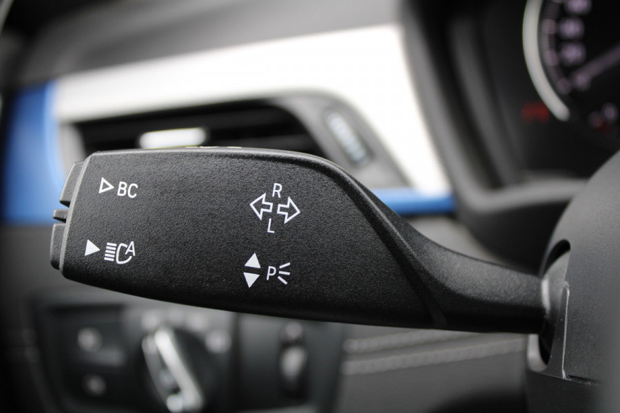 BMW X1 xDrive25e High Executive M-SPORT | BTW | PANO | ACC | CAMERA | KEYLESS | HUD | STOELVERWARMING |