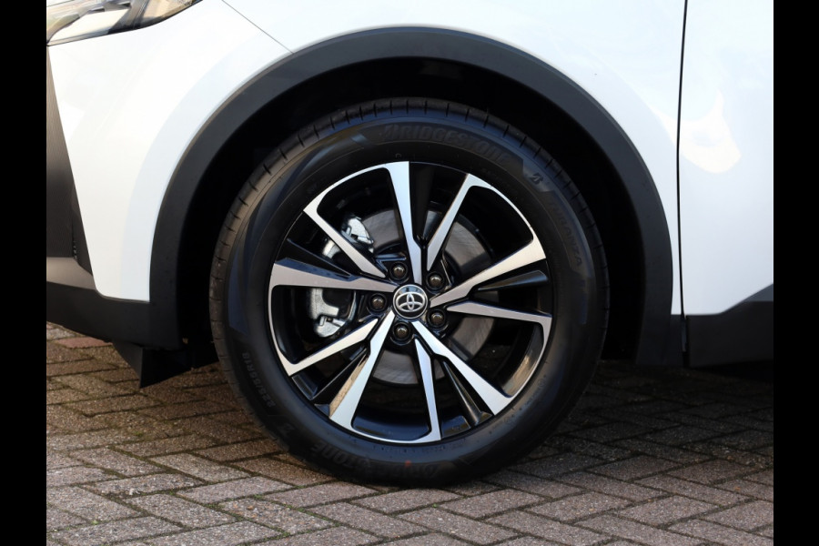 Toyota C-HR 2.0 PHEV 220 Dynamic | NIEUW! | Bi-Tone | Premium Navi Toyota C-HR 2.0 PHEV 220 Dynamic | NIEUW! | Bi-Tone | Premium Navi