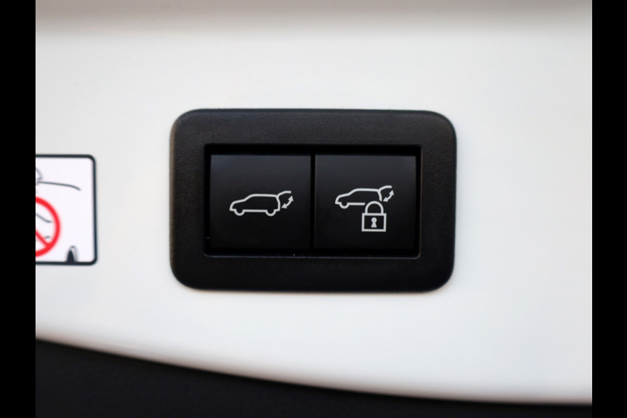 Toyota C-HR 2.0 PHEV 220 Dynamic | NIEUW! | Bi-Tone | Premium Navi Toyota C-HR 2.0 PHEV 220 Dynamic | NIEUW! | Bi-Tone | Premium Navi