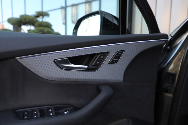 Audi Q7 60 TFSI e quattro Competition | 490PK | Luchtvering | Pano | Sfeerverlichting | RS-Stoelen | B&O | Matrix-led | Memory | Stuurwi