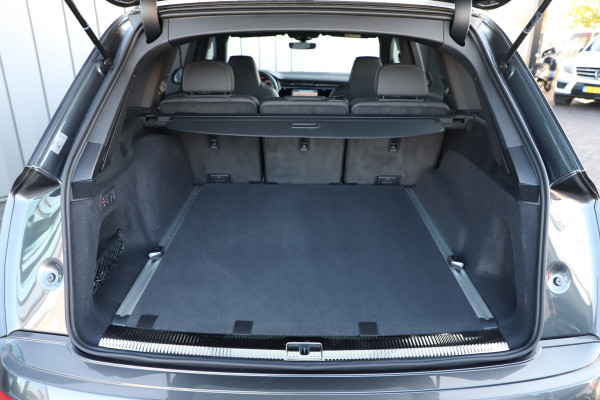 Audi Q7 60 TFSI e quattro Competition | 490PK | Luchtvering | Pano | Sfeerverlichting | RS-Stoelen | B&O | Matrix-led | Memory | Stuurwi