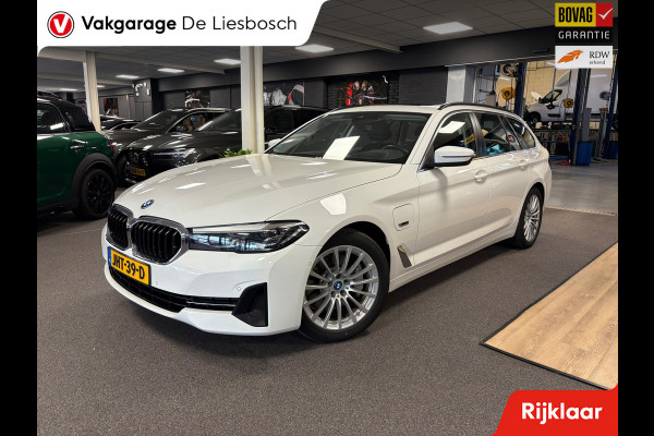 BMW 5 Serie Touring 520e Business Edition Plus / leder /camera / panorama-dak / head-up