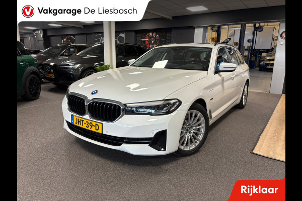 BMW 5 Serie Touring 520e Business Edition Plus / leder /camera / panorama-dak / head-up