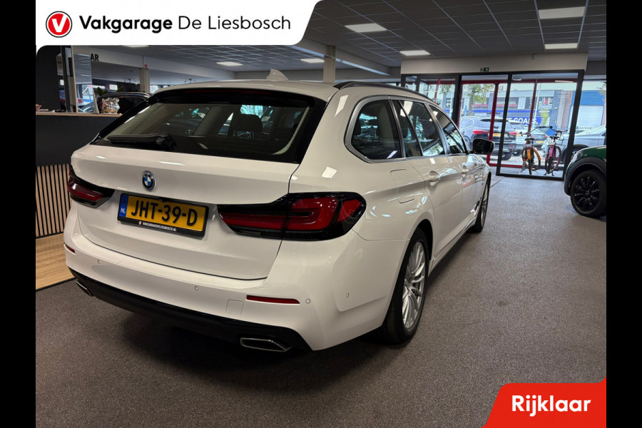 BMW 5 Serie Touring 520e Business Edition Plus / leder /camera / panorama-dak / head-up