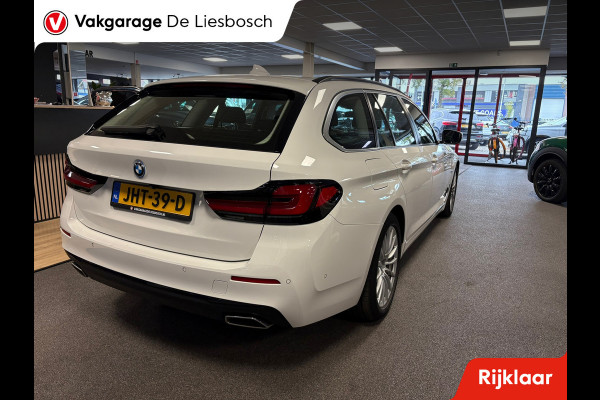 BMW 5 Serie Touring 520e Business Edition Plus / leder /camera / panorama-dak / head-up